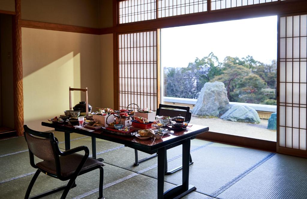 Tsukasa Royal Hotel Tatami Room Ryokan Dining