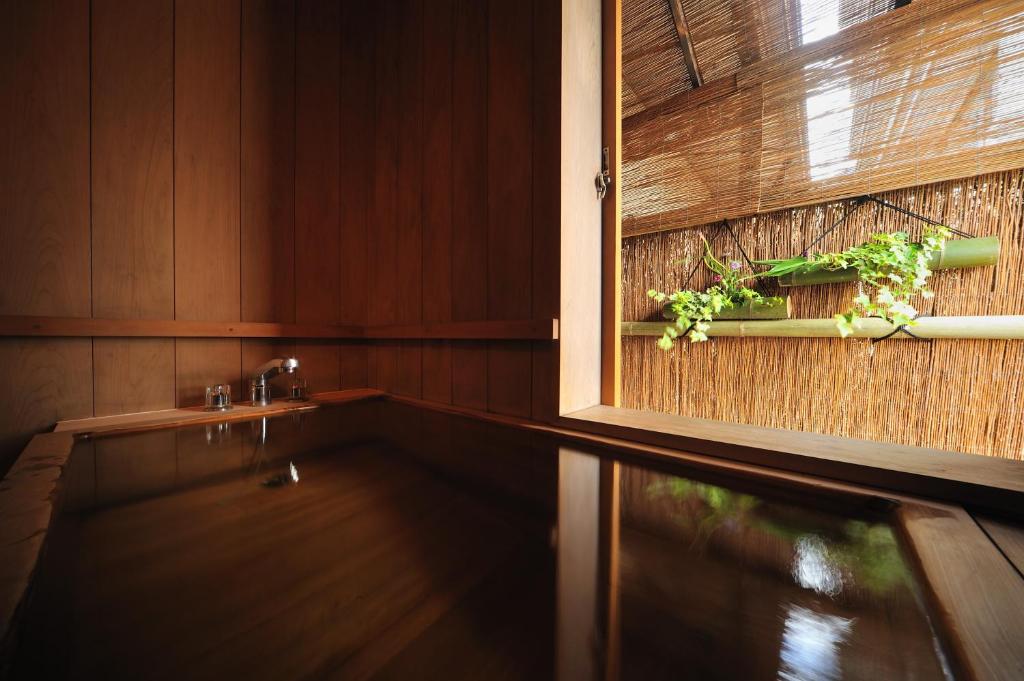 Tsukioka Hotel Onsen Wooden Bathroom