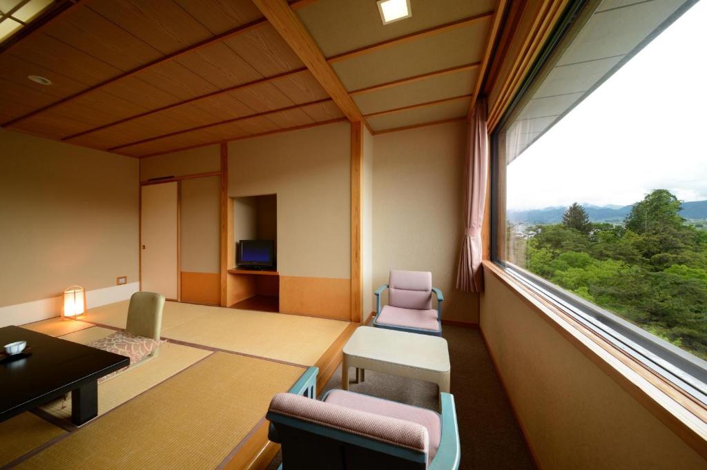 Tsukioka Hotel Tatami Room View