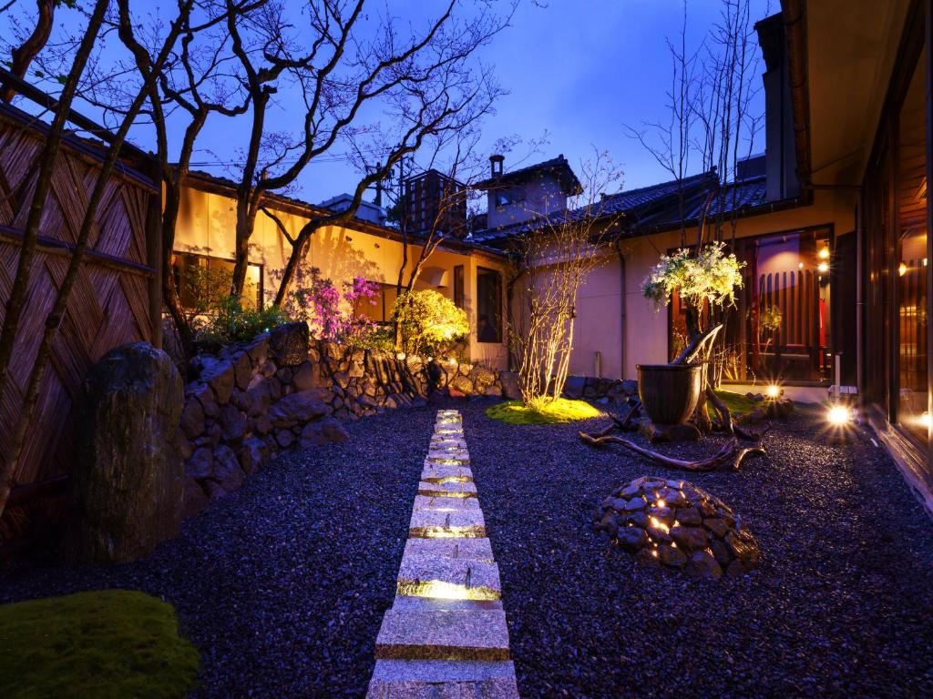 Tsukioka Onsen Yuasobi Yado Akebono Garden Night