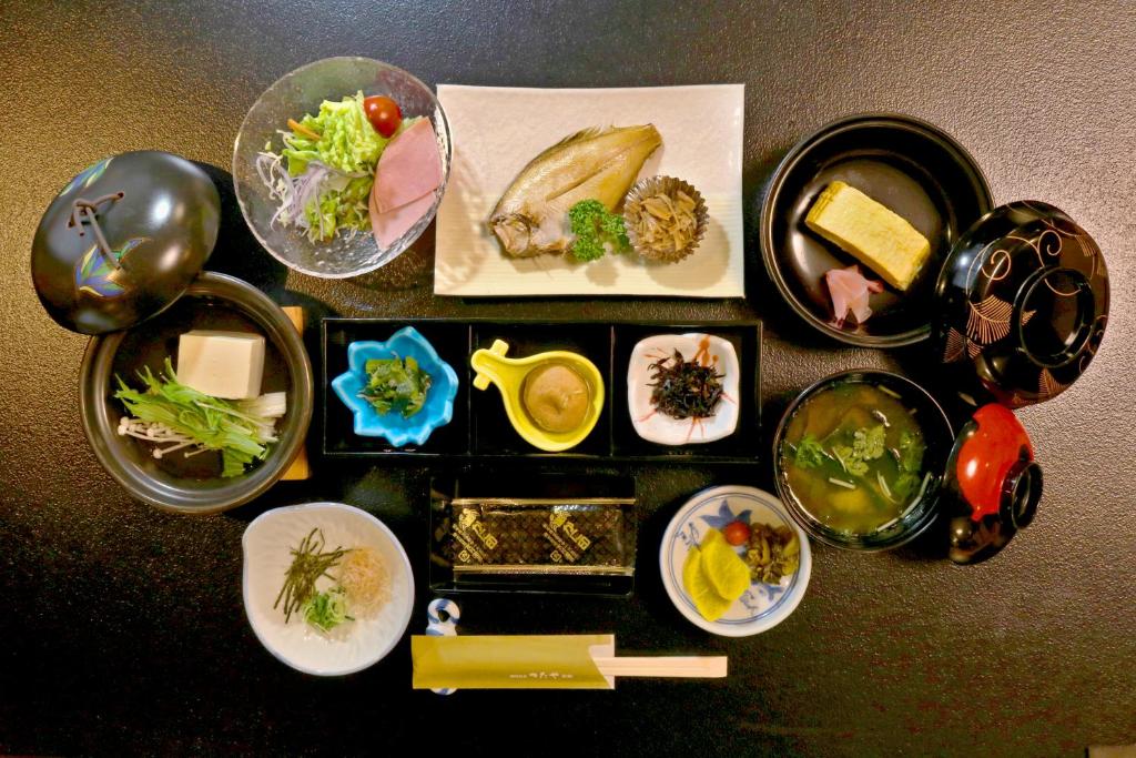 Tsutaya Ryokan Kaiseki Meal