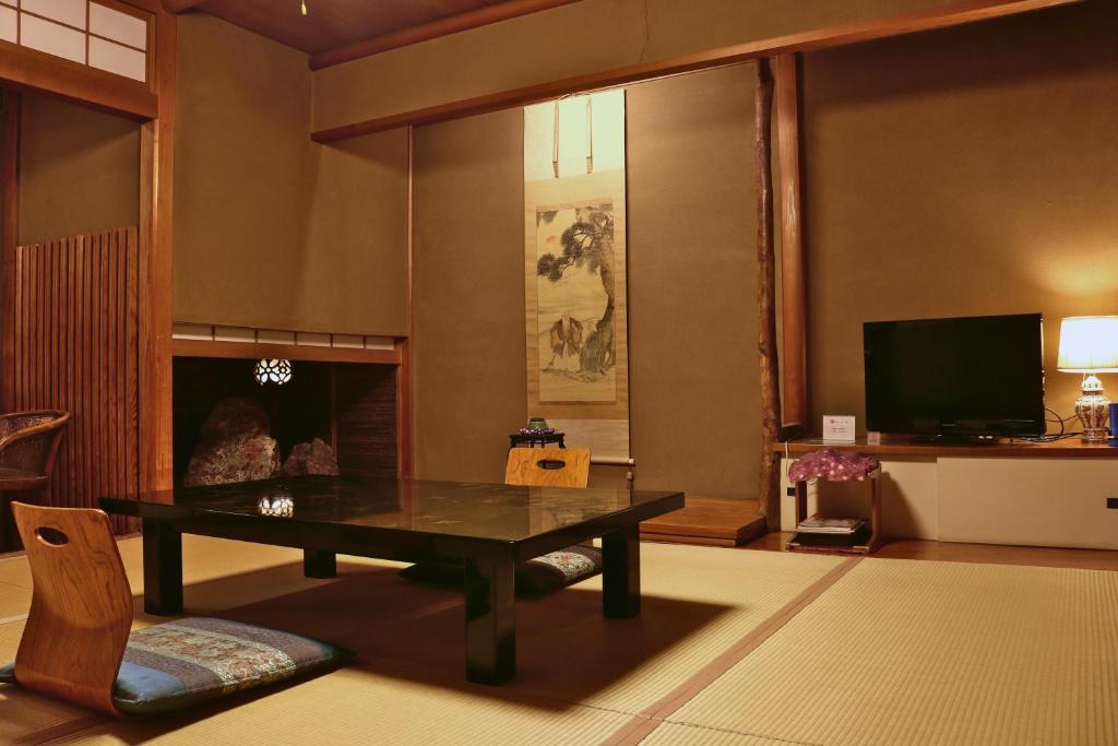 Tsutaya Ryokan Tatami Room