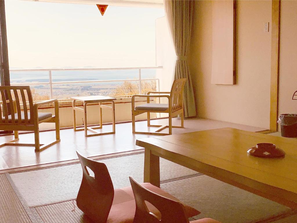 Villa Inawashiro Tatami Room Mountain View