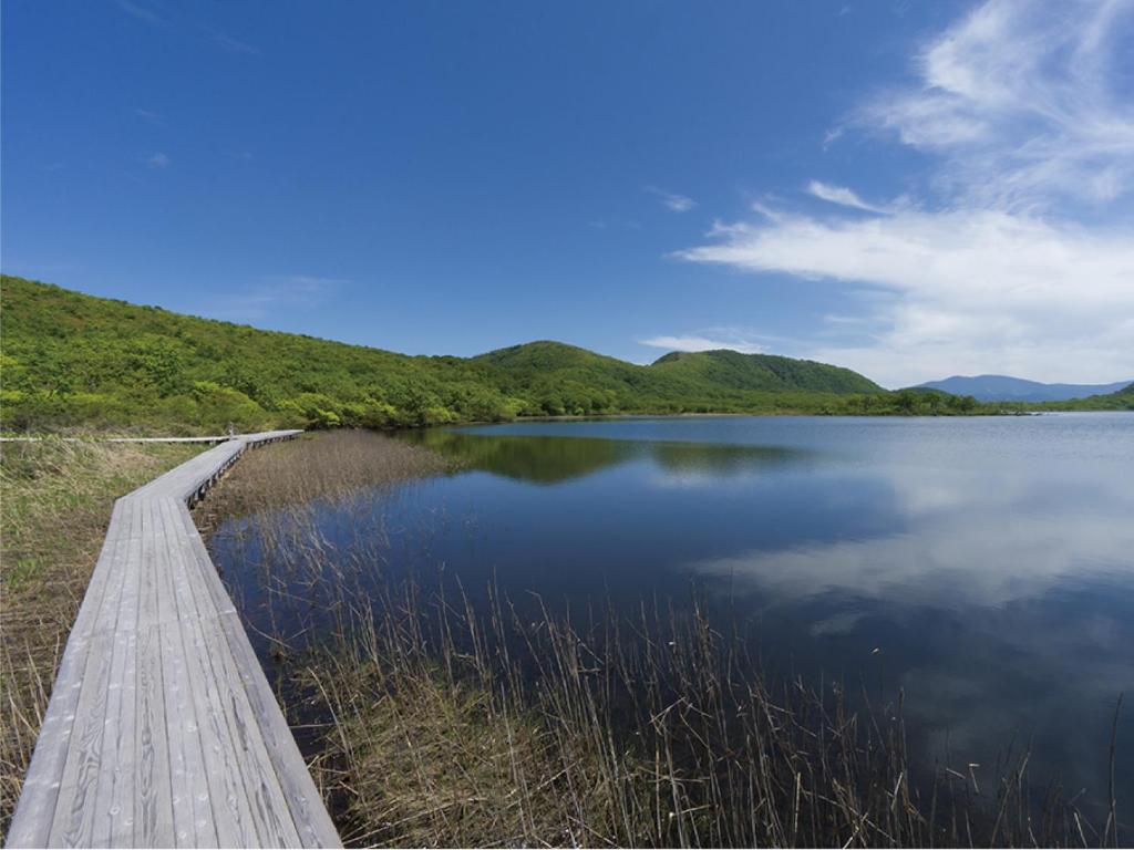 Villa Inawashiro Wooden Path Lake