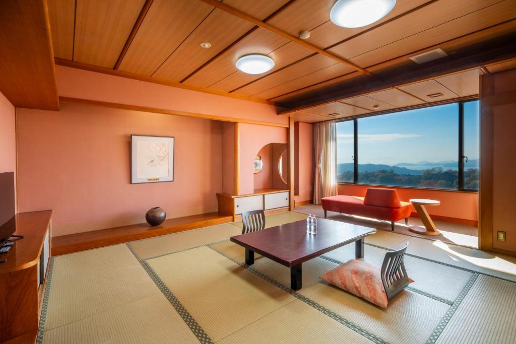 Washu Blue Resort Kasago Tatami Room View