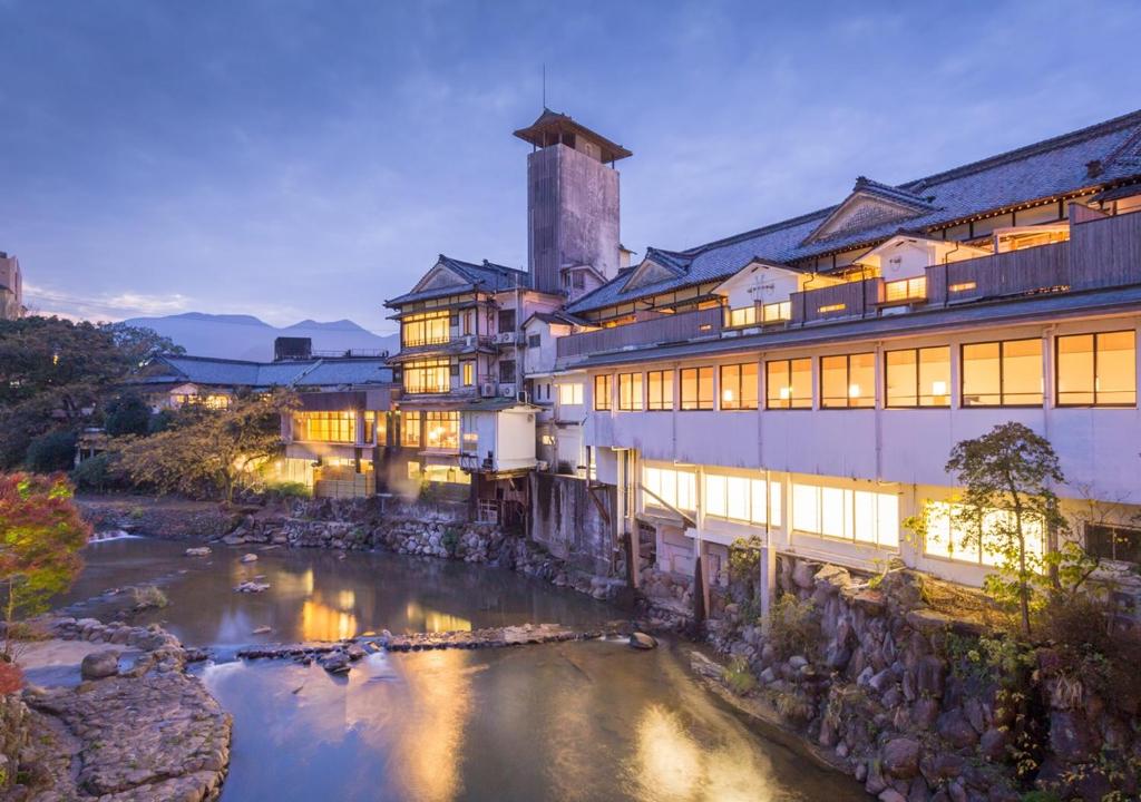 Wataya Besso Riverside Exterior