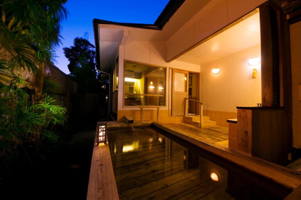 Wataya Outdoor Onsen