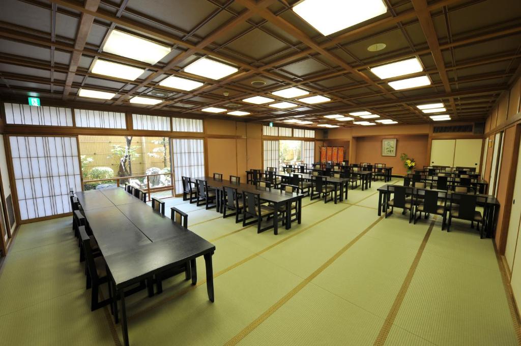 Watazen Ryokan Established In 1830 Dining Room Tatami Tables Chairs