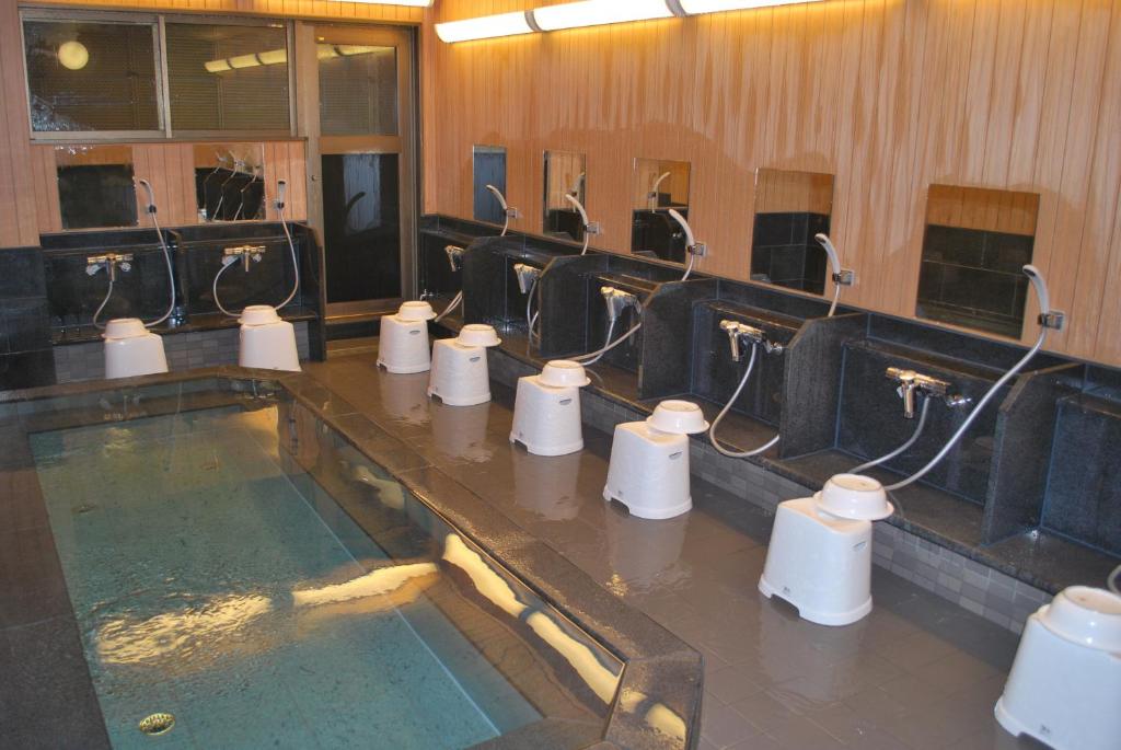 Watazen Ryokan Established In 1830 Onsen Bathroom