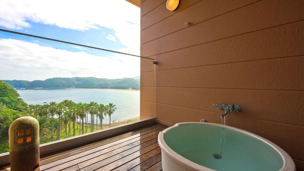Yado Marubun Balcony Bathtub Seaview