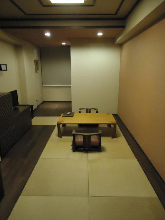 Yamagishi Ryokan Tatami Room Low Table