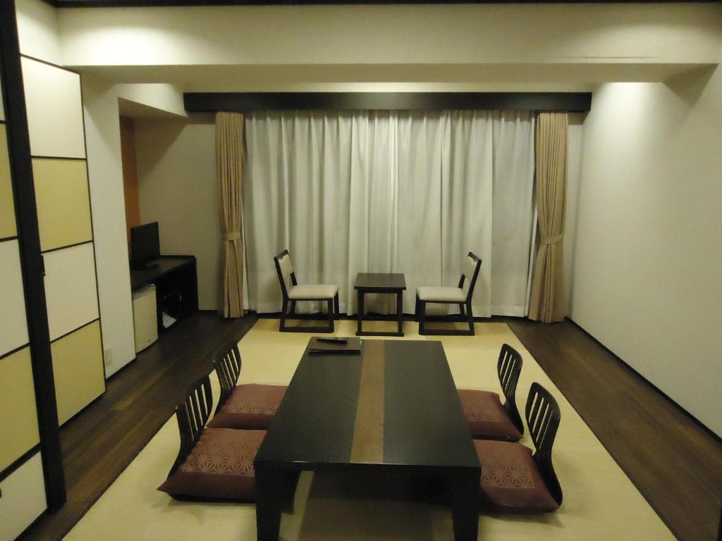 Yamagishi Ryokan Tatami Room