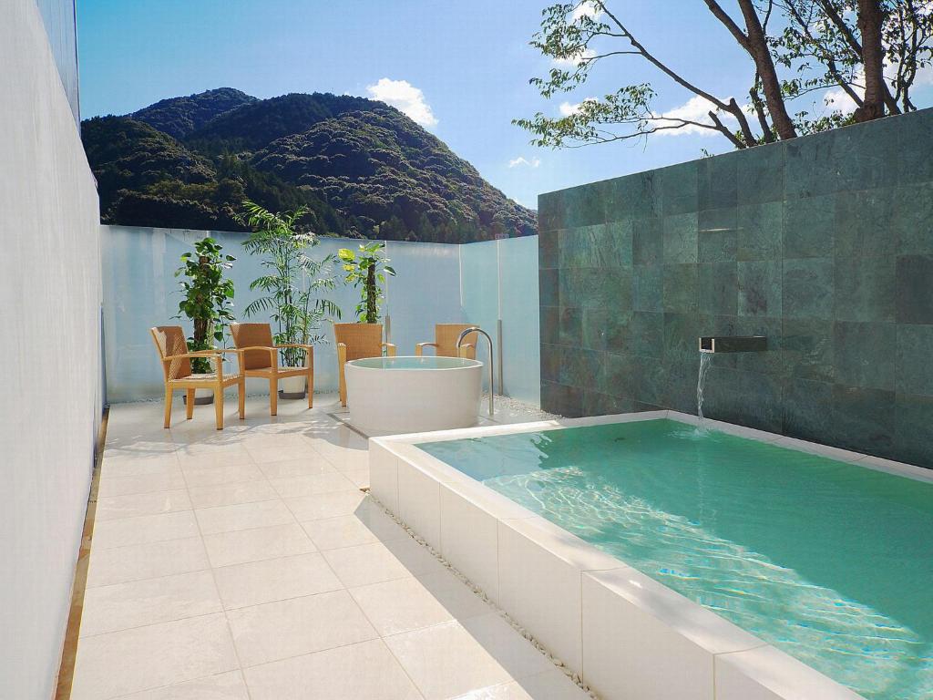Yamamura Bekkan Open Air Onsen