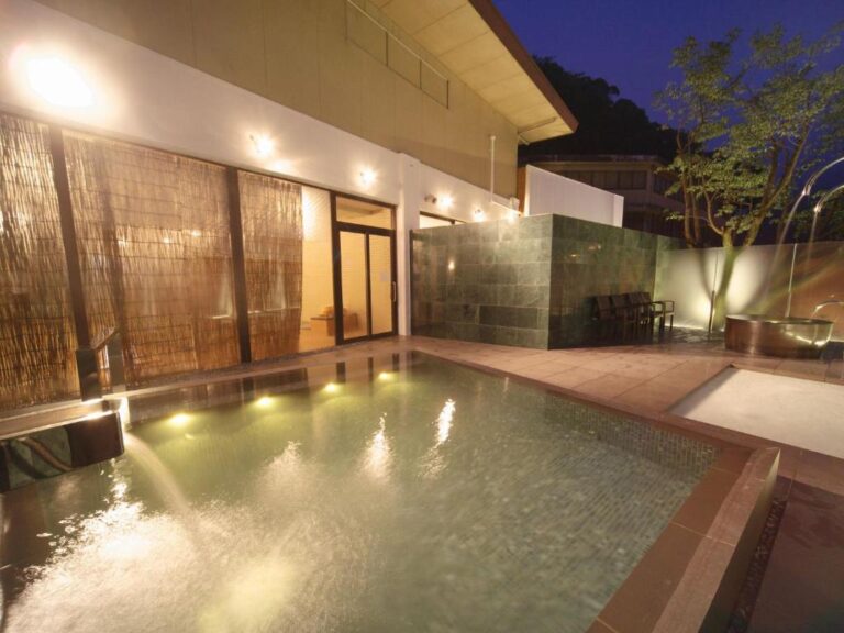 Yamamura Bekkan Outdoor Onsen
