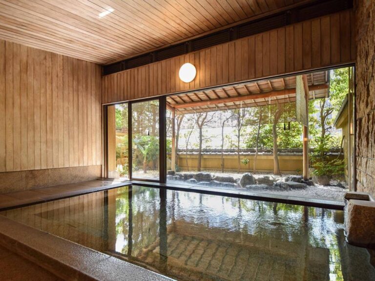 Yamatoya Besso Indoor Onsen