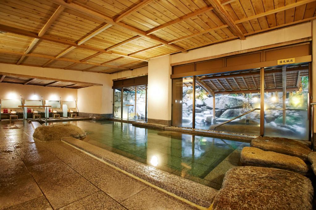 Yamatoya Honten Onsen Bath