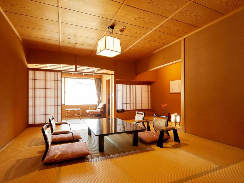 Yamatoya Honten Tatami Room Dining