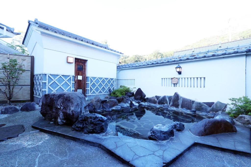 Yanagiya Outdoor Onsen