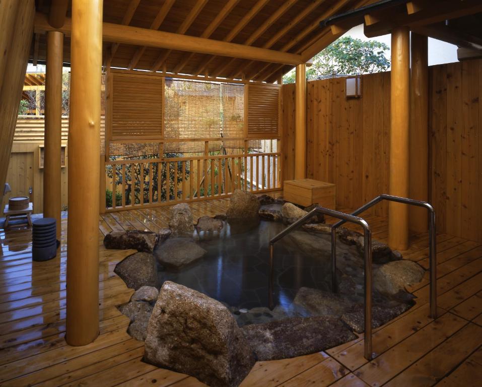 Yanagiya Outdoor Onsen