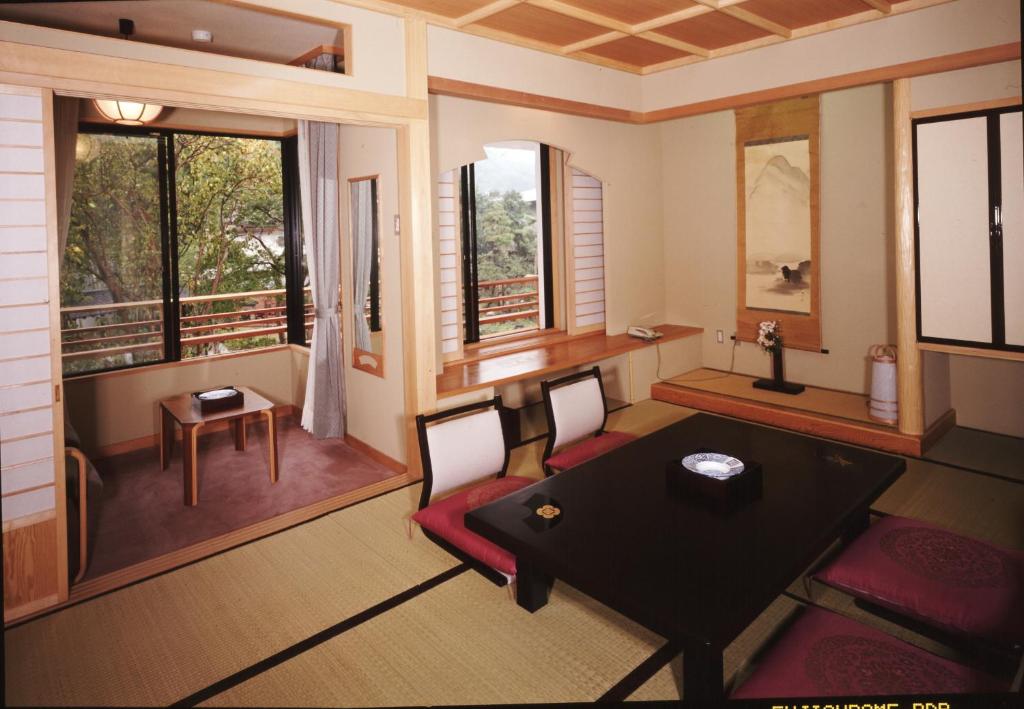 Yanagiya Traditional Room Tatami Table