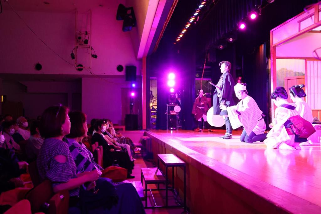 Yao Grand Hotel Theater Performance