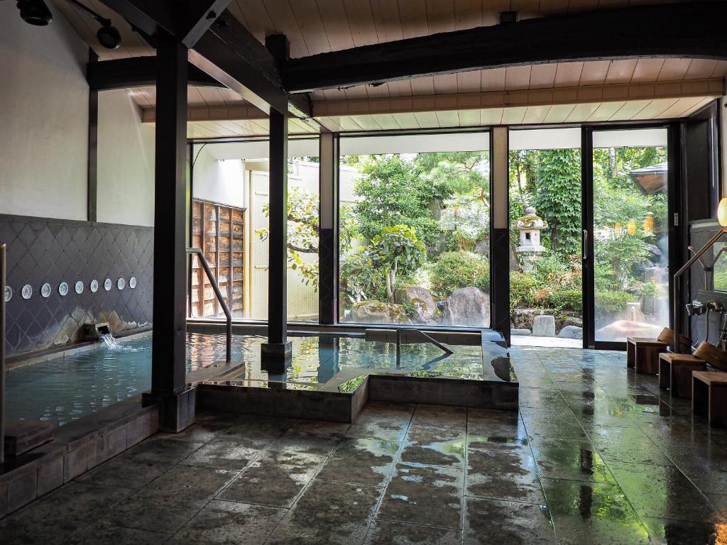 Yatsusankan Onsen Bath