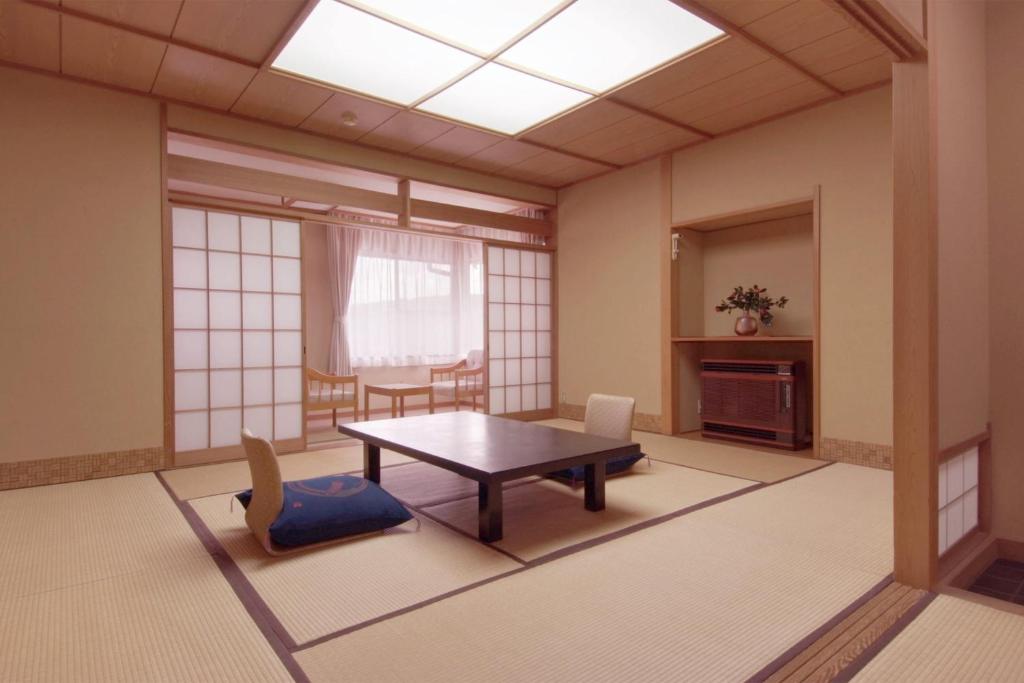 Yokikan Hotel Tatami Room