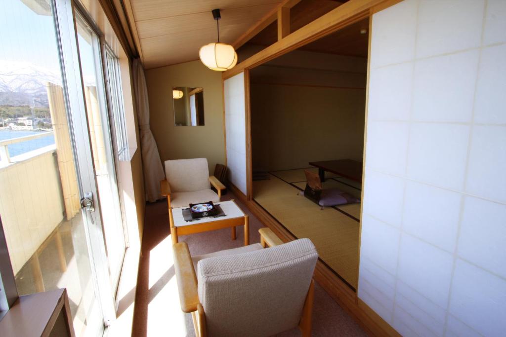 Yoshidaya Balcony Tatami Room