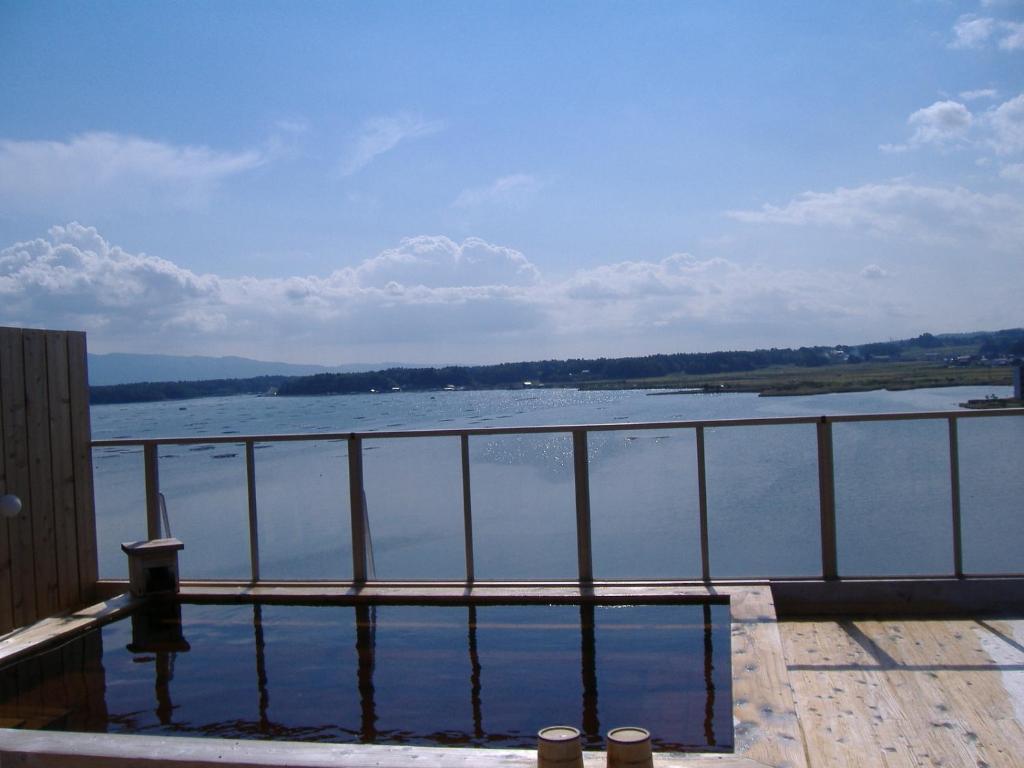 Yoshidaya Rooftop Onsen Lake View