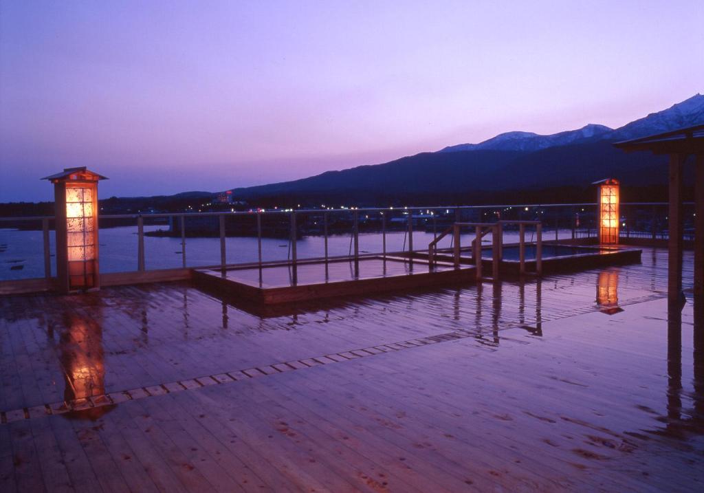 Yoshidaya Rooftop Onsen Sunset