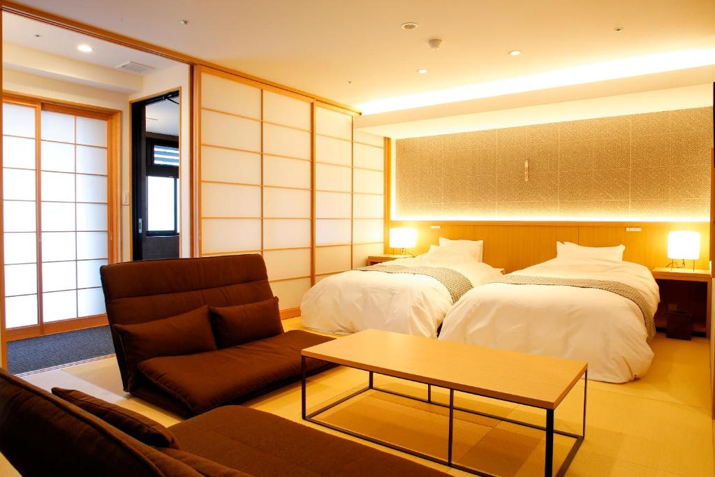 Yoshidaya Sannoukaku Modern Tatami Room