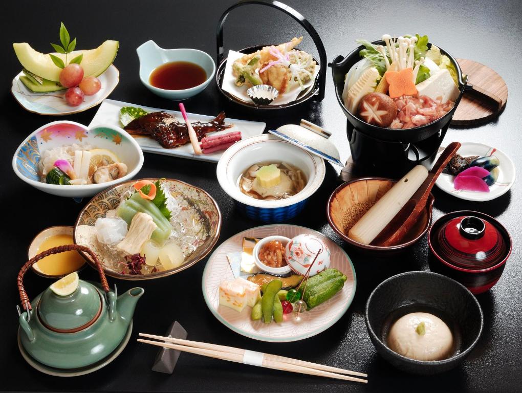 Yoshinoso Yukawaya Kaiseki Meal