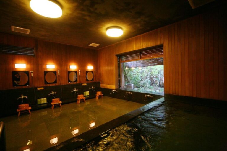 Yoyokaku Onsen Bathroom