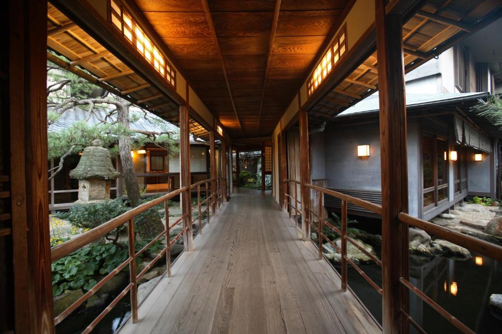 Yoyokaku Wooden Corridor Garden View