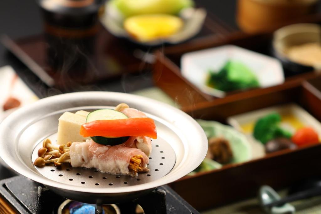 Yudanaka Onsen Yorozuya Kaiseki Dish