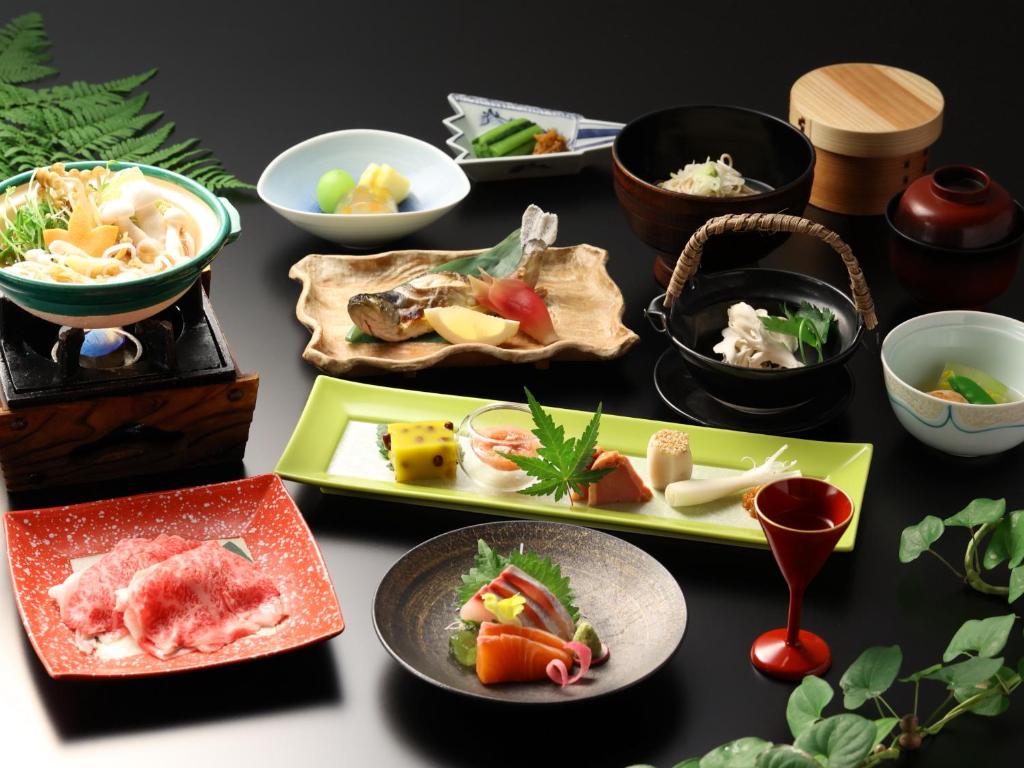 Yudanaka Onsen Yorozuya Kaiseki Meal