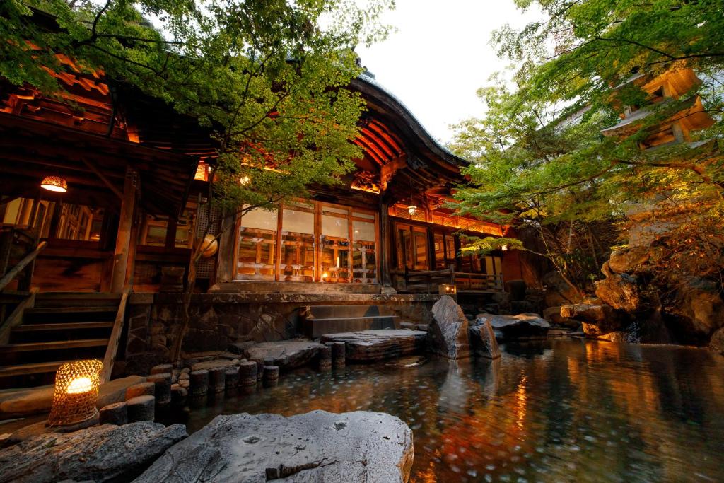Yudanaka Onsen Yorozuya Outdoor Hot Spring