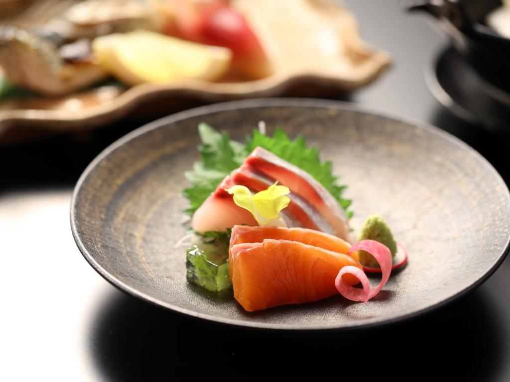 Yudanaka Onsen Yorozuya Sashimi Platter