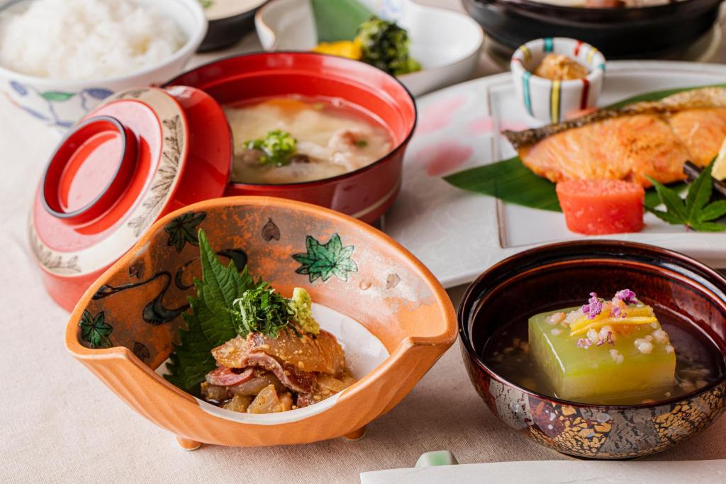 Yufuin Kotobuki Hananosho Kaiseki Dishes
