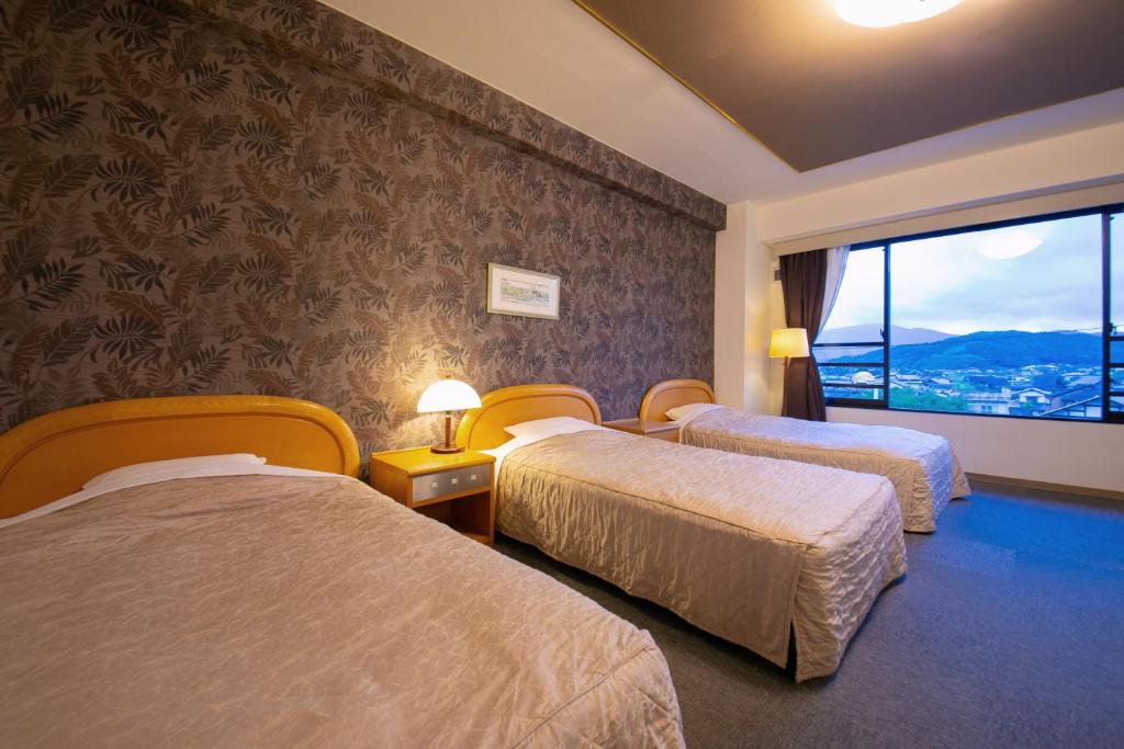 Yufuin Sansuikan Room Three Beds