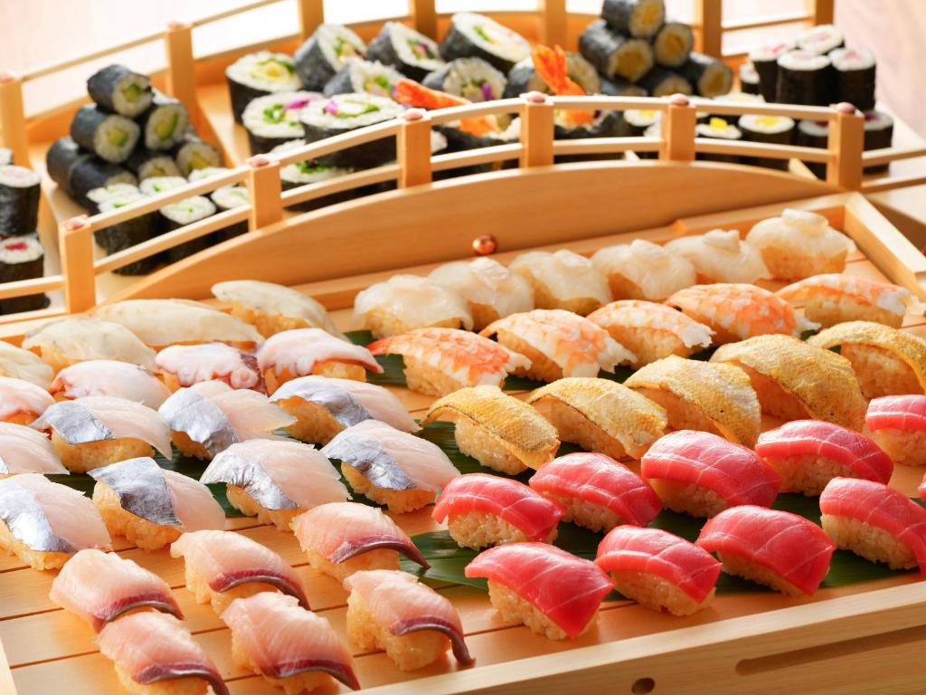 Yufuin Sansuikan Sushi Boat