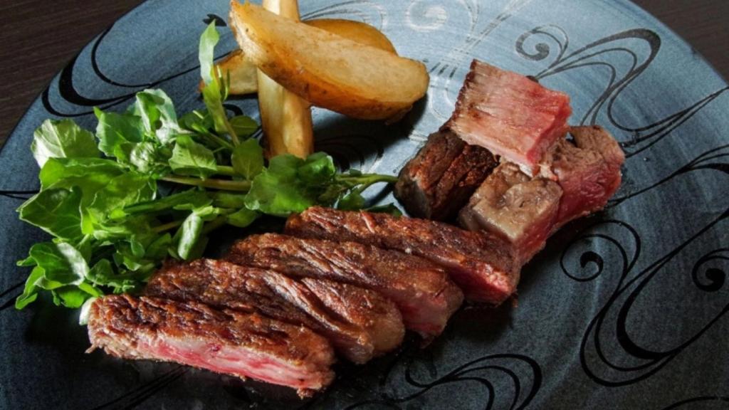 Yumura Tokiwa Hotel Steak Dish