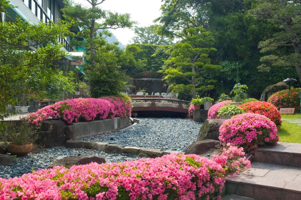 Yunogo Grand Hotel Garden Bridge