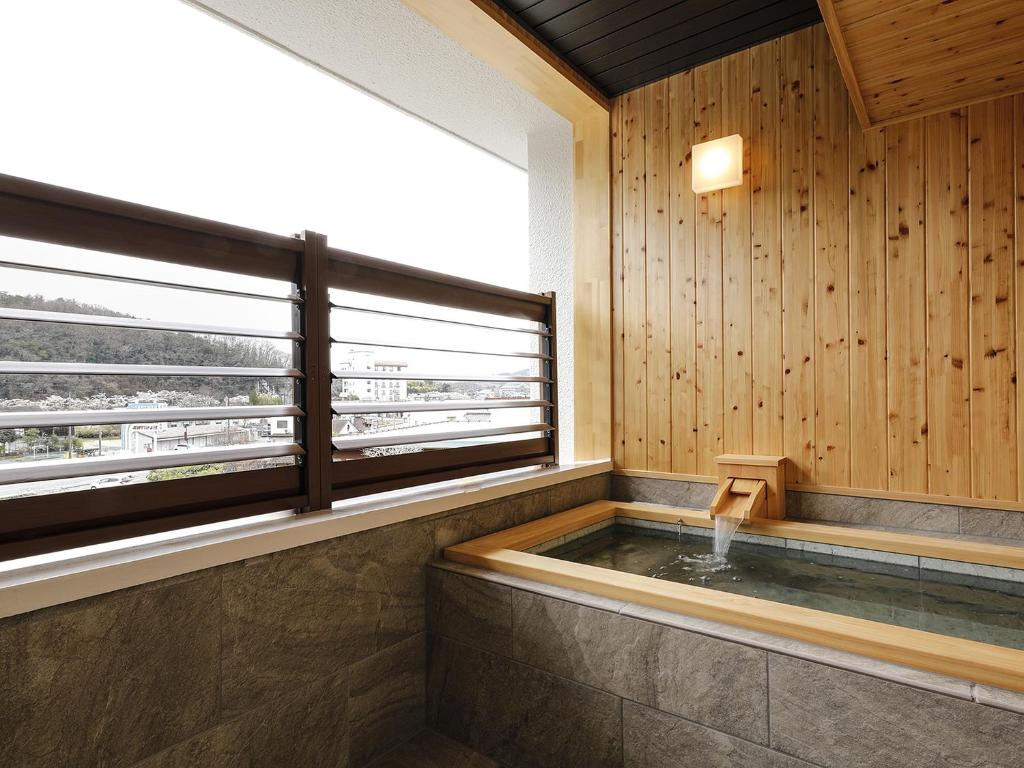 Yunogo Grand Hotel Onsen Bath