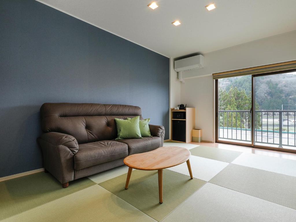 Yunogo Grand Hotel Tatami Sofa Living Room