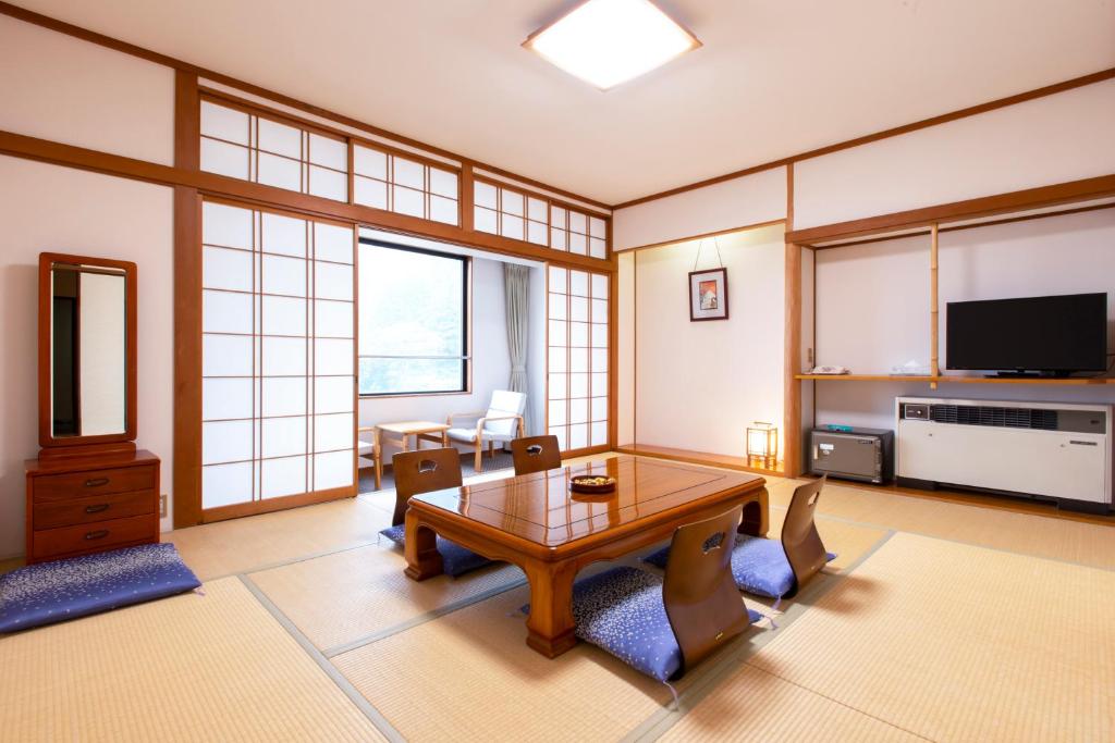 Yuzawa Toei Hotel Tatami Room Shoji