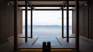 Open-air bath facing the ocean from the room