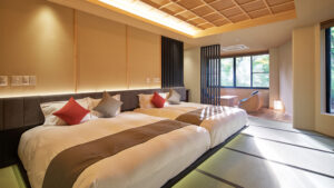 榻榻米客房中的双床