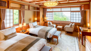 Camas individuales en una habitación tradicional de estilo japonés