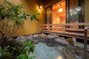 客室横の専用露天風呂